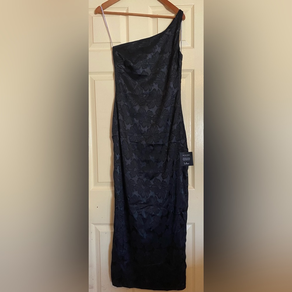 NWT Lulu’s Chasing Desire Black Satin Jacquard One-Shoulder Maxi Dress US S